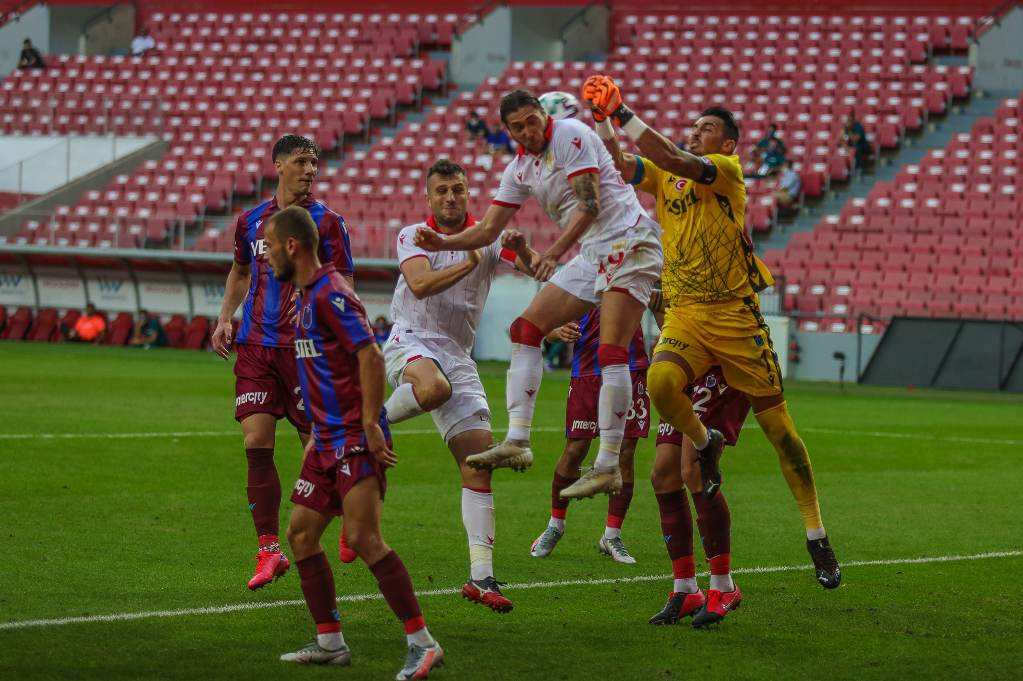 SAMSUNSPOR ZORLANMADAN KAZANDI 2-1