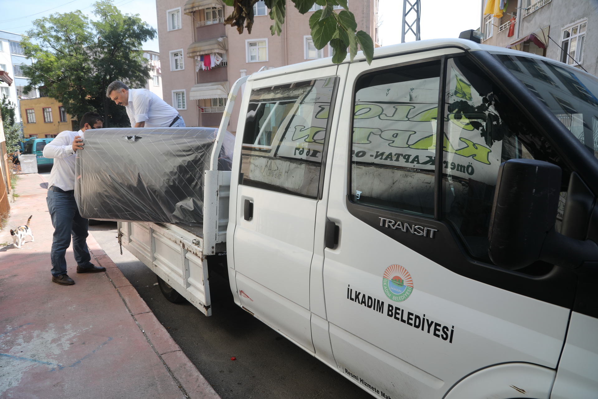 450 GÜNDE 250 AİLEYE EŞYA YARDIMI