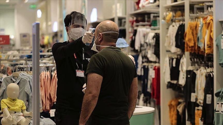 AVM'LERDE TEDBİRLERE UYUM HAYATİ ÖNEM TAŞIYOR