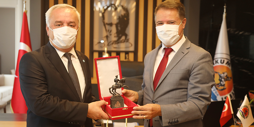 İYİ PARTİ'DEN DEVECİ’YE GEÇMİŞ OLSUN ZİYARETİ