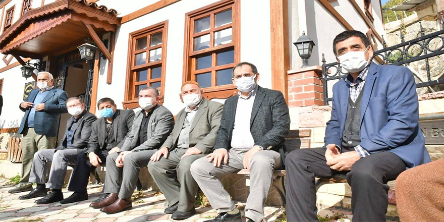 Derdimiz de gayretimiz de hizmet