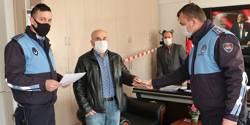 Bulduğu parayı sahibine teslim etti