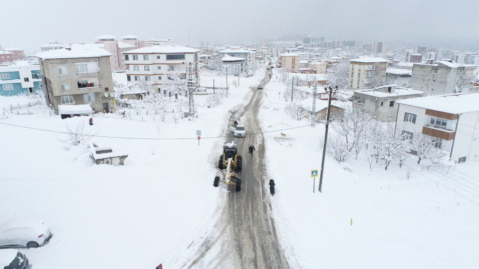 1131 MAHALLE VE KÖY YOLU ULAŞIMA KAPANDI