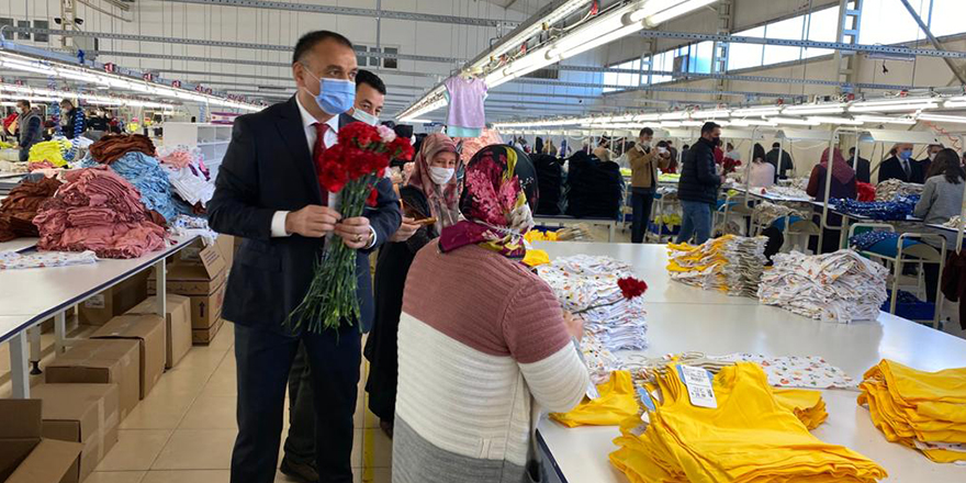 BAŞKAN AKGÜL ÇALIŞAN KADINLARI ZİYARET ETTİ