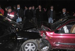 Kafa kafaya çarpıştılar