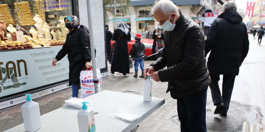 İŞLEK CADDELERDE HİJYEN NOKTALARI OLUŞTURULDU