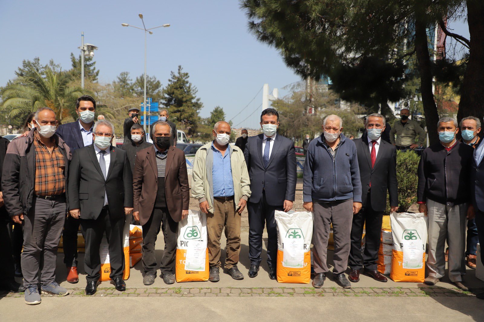 OKE'DEN ÇİFTÇİLERE TOHUM DESTEĞİ