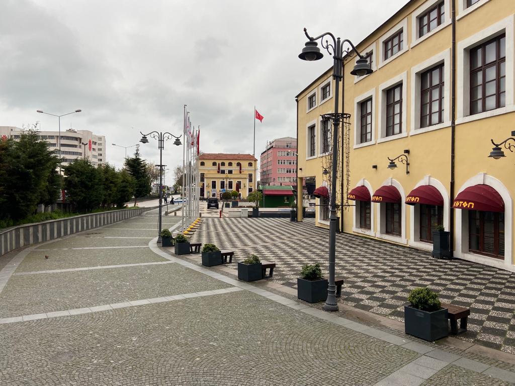 CADDE VE SOKAKLARDA SESSİZLİK HAKİM