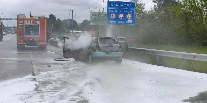 ÇARŞAMBA’DA OTOMOBİL ALEV ALARAK YANDI