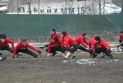 Gazi A. Hopa'yı düşünüyor