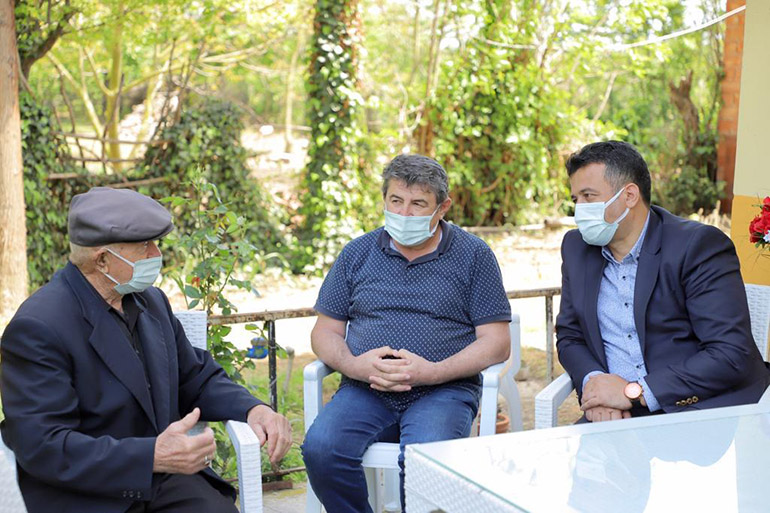 BAŞKAN DOĞAN BAYRAMDA YAŞLILARI VE ŞEHİT AİLELERİNİ UNUTMADI