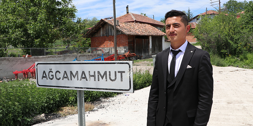 18 YAŞINDA MUHTAR OLDU