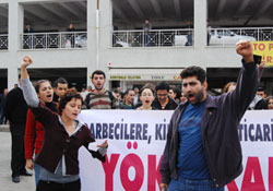 YÖK'ü sloganlarla protesto ettiler