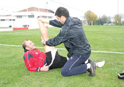 İshal olan Serkan'a tedavi