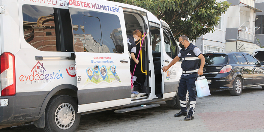 ATAKUM'DA İHTİYAÇ SAHİPLERİNE EVDE DESTEK