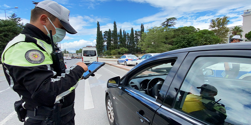 SAMSUN'DA 247 ARAÇ TRAFİKTEN MEN EDİLDİ