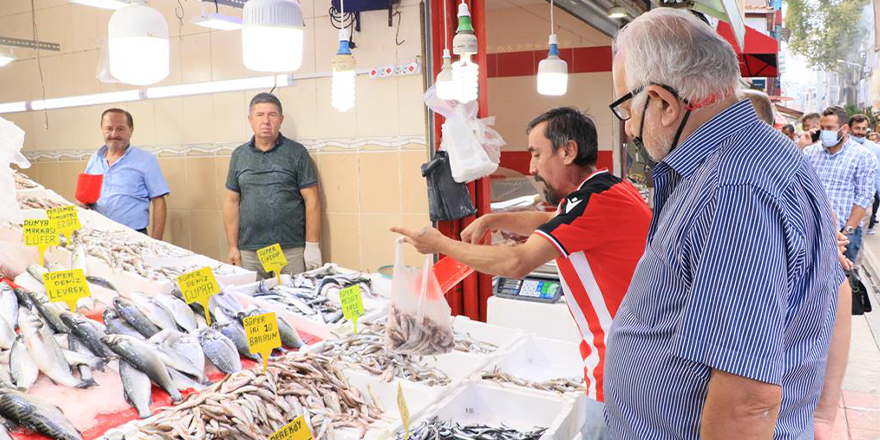 BALIKÇILAR SICAKLIKLARIN DÜŞMESİNİ BEKLİYOR