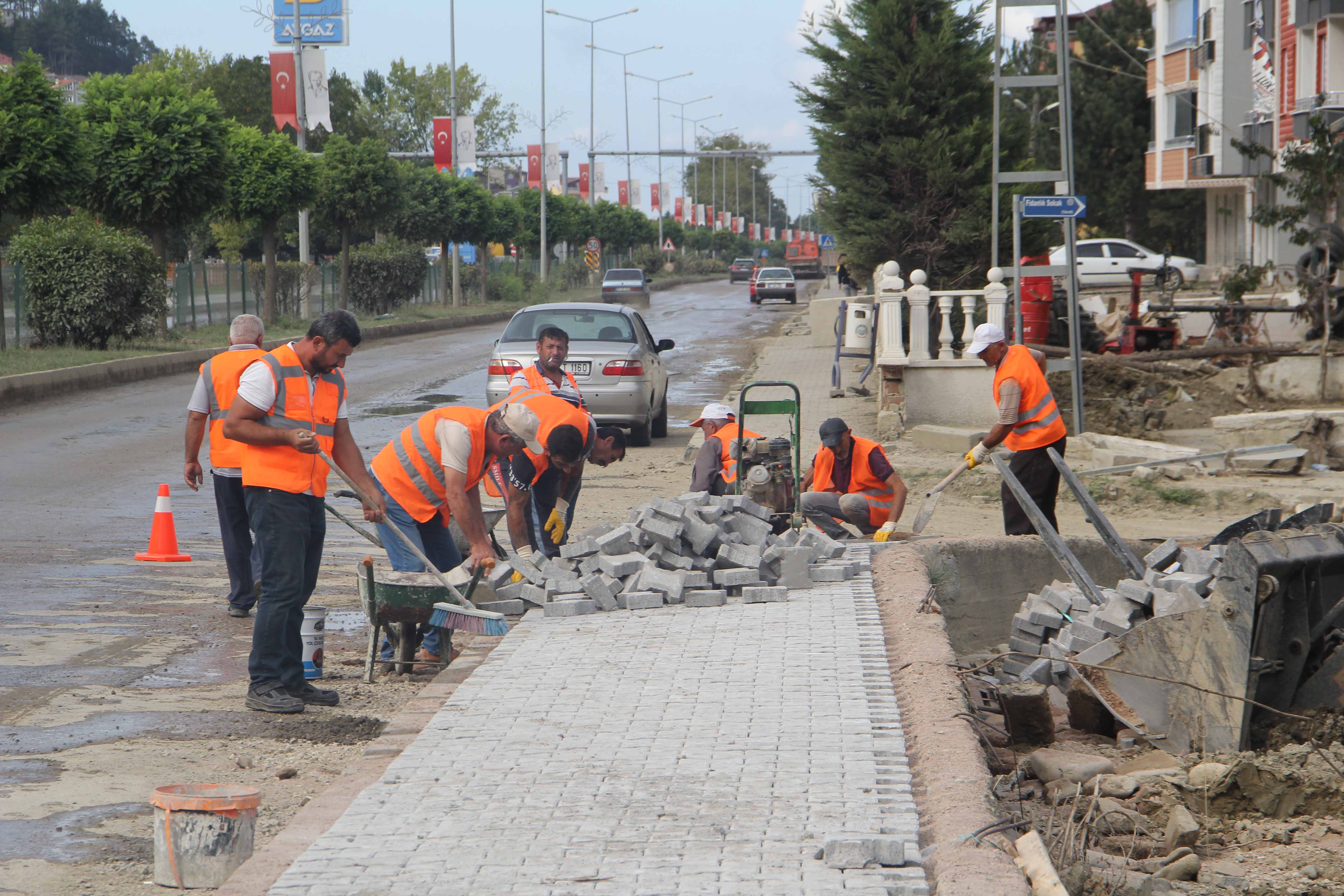 YAŞAMIN NORMALE DÖNMESİ İÇİN ÇALIŞMALAR SÜRÜYOR