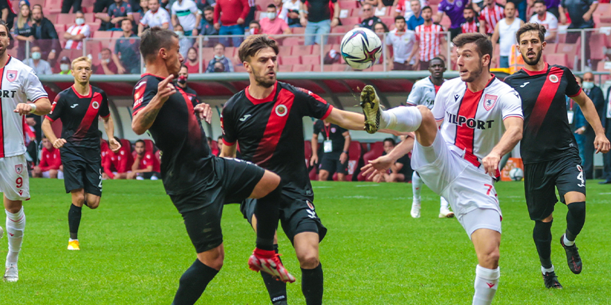 SAMSUNSPOR BERABERLİĞİ 90+4'TE KURTARDI