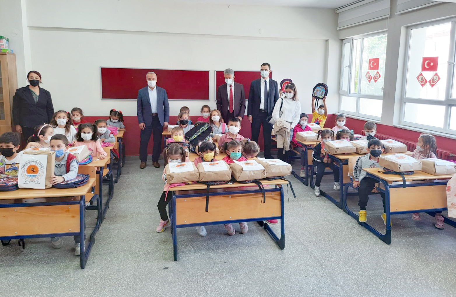 ÖĞRENCİLERE KIRTASİYE MALZEMESİ DESTEĞİ