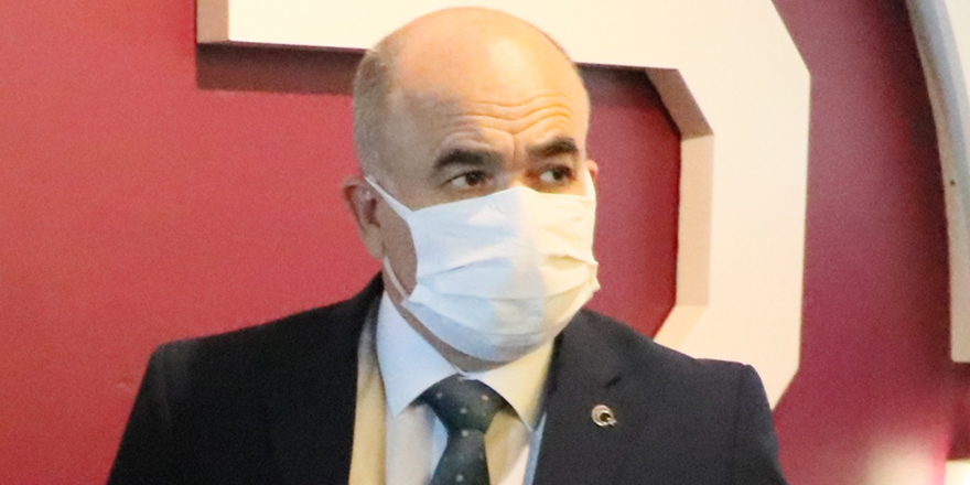 Vali Dağlı'dan gençlere "aşı olun" çağrısı