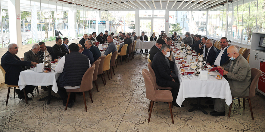 BAŞKAN DEVECİ ATAKUM'DA MUHTARLARLA BULUŞTU