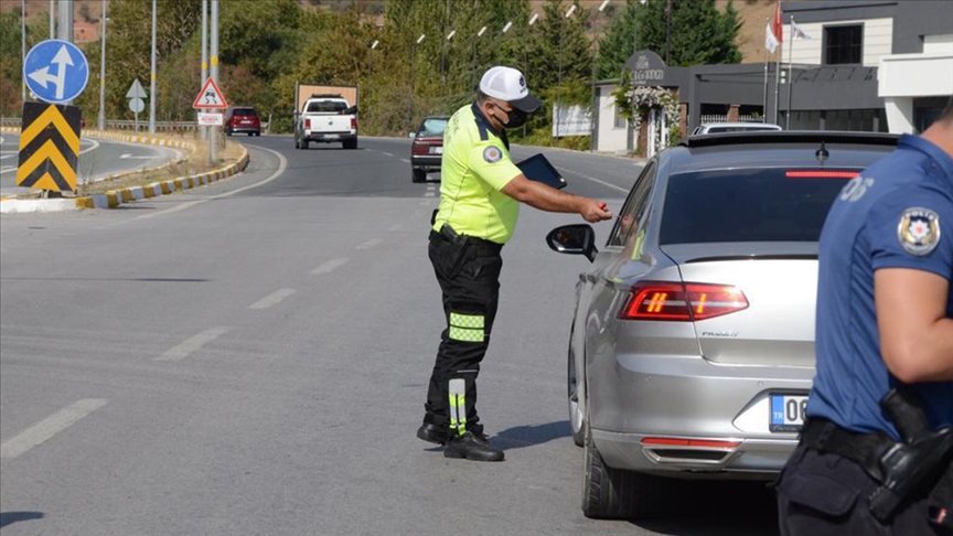 ÜLKE GENELİ UYGULAMADA ARANAN 813 KİŞİ YAKALANDI