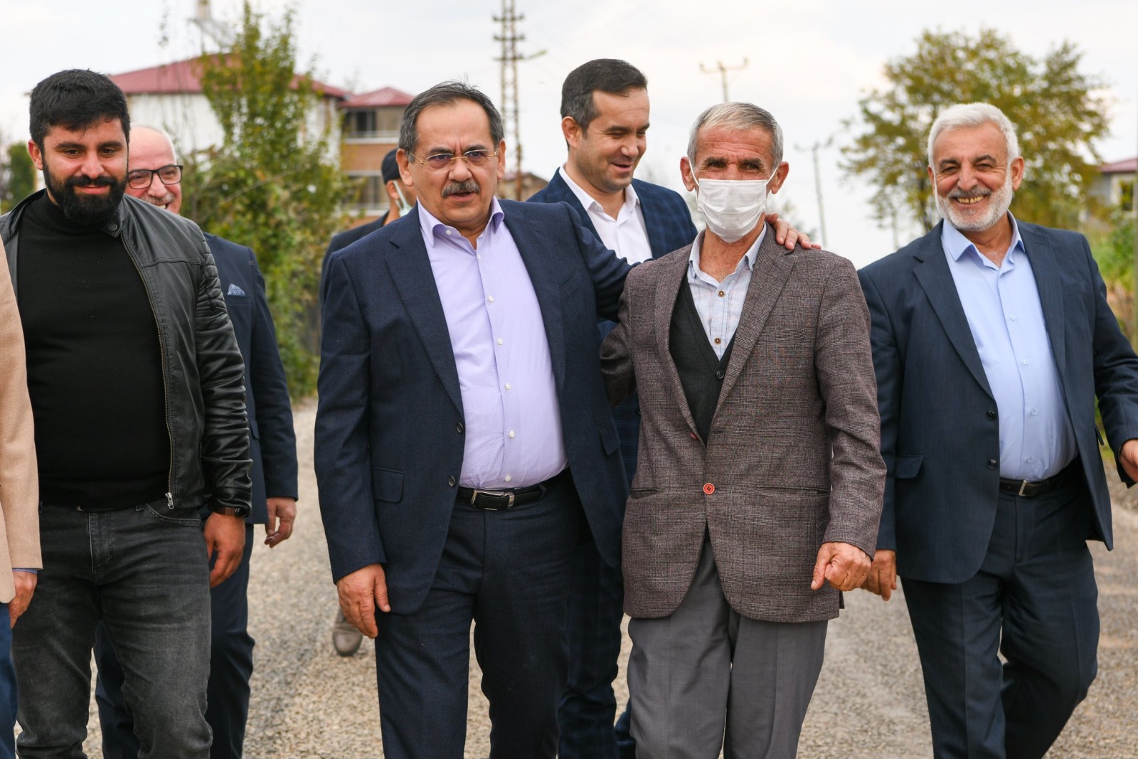 17 İLÇEYE EŞİT HİZMET GÖTÜRME GAYRETİNDEYİZ