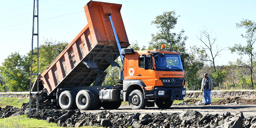 BULVAR YOLUNDA ZEMİN HAZIRLIKLARI TAMAMLANDI