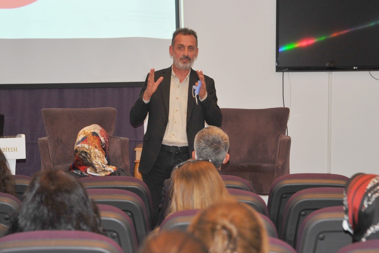 ÖĞRETMENLERE BİLGİLENDİRME TOPLANTISI DÜZENLENDİ