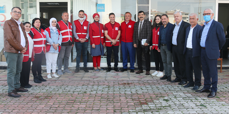 ATAKUM KENT KONSEYİNDEN KIZILAY ZİYARETİ
