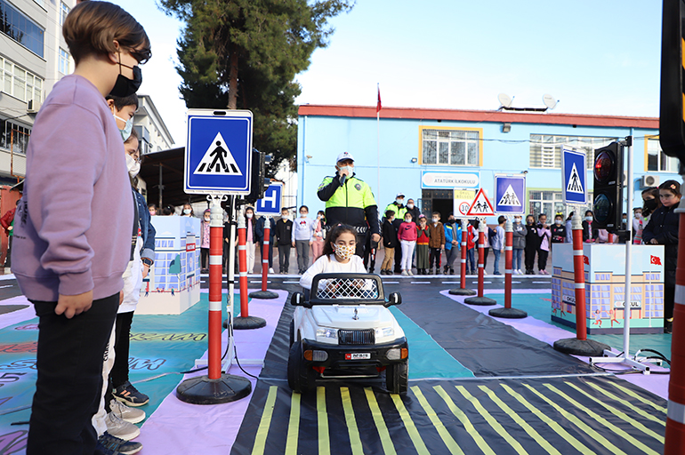 ÇARŞAMBA’DA ÇOCUKLARA TRAFİK EĞİTİMİ