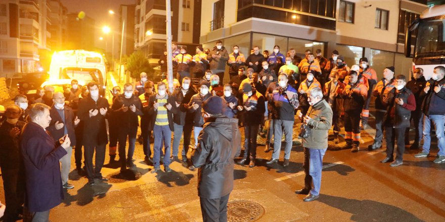 KAZADA HAYATINI KAYBEDEN BELEDİYE EMEKÇİLERİ ANILDI