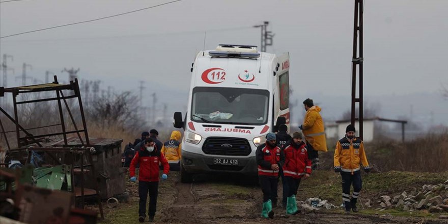 7 DÜZENSİZ GÖÇMEN DONARAK ÖLMÜŞ HALDE BULUNDU