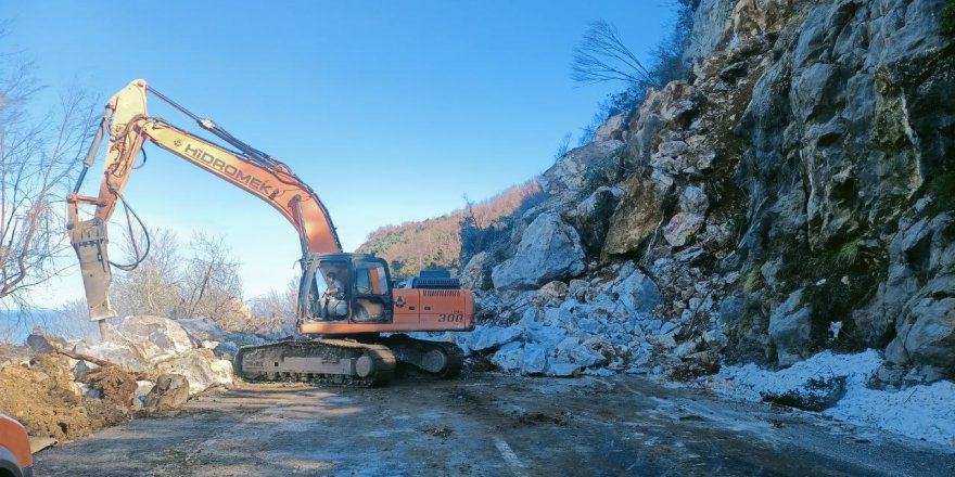 KARA YOLUNDA HEYELAN ULAŞIMI AKSATIYOR