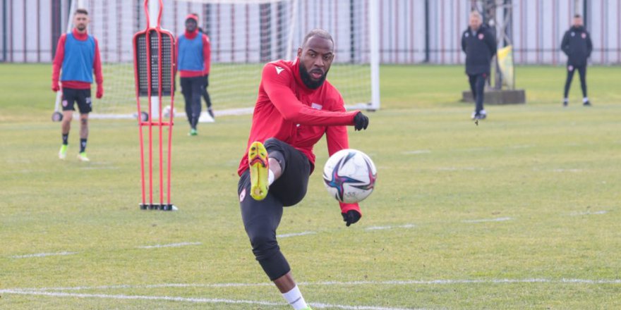 SAMSUNSPOR'DA TALLO ŞOKU 8 HAFTA SAHALARDA YOK