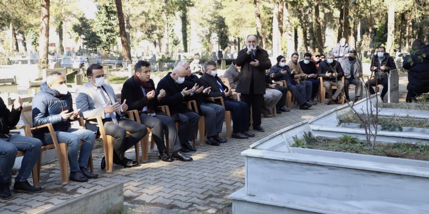 MUSTAFA KEMAL GÜNEŞDOĞDU KABRİ BAŞINDA DUALARLA ANILDI