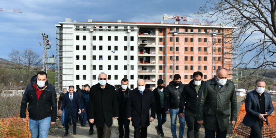 TÜRKİYE'NİN EN BÜYÜĞÜ OLACAK 4 BİN KİŞİLİK ÖĞRENCİ YURDUNUN YÜZDE 30'U TAMAMLANDI