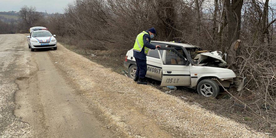 İKİ AYRI TRAFİK KAZASINDA 3 KİŞİ YARALANDI