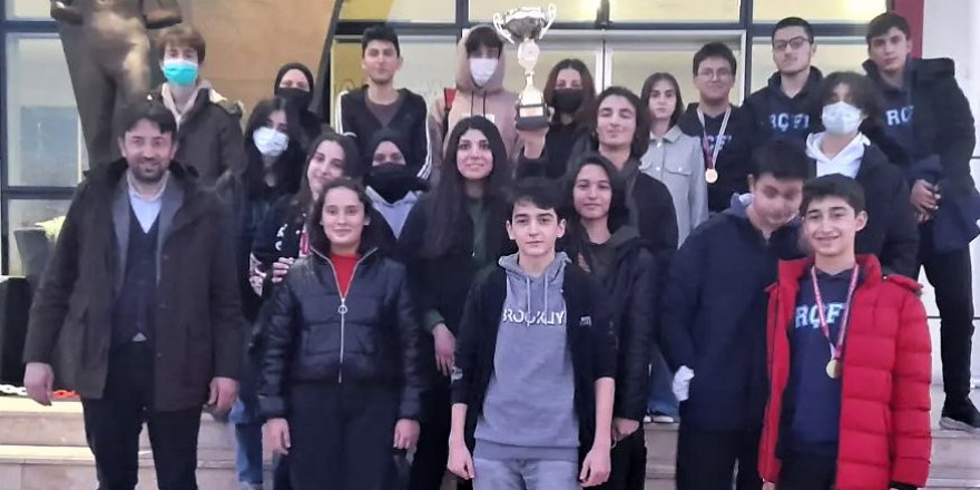 KAVAK RIDVAN ÇELİKEL FEN LİSESİ SATRANÇ TAKIMI SAMSUN'U TEMSİL EDECEK