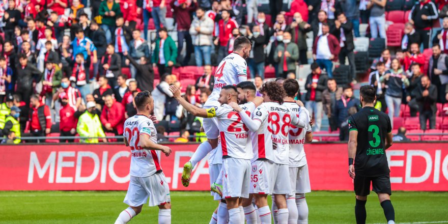 SAMSUNSPOR'UN İLK YARI PERFORMANSI GÖZ DOLDURDU