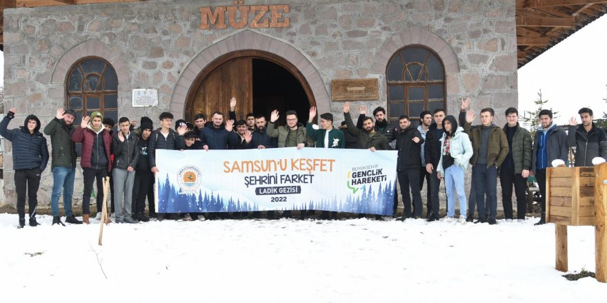 ÖĞRENCİLER AKDAĞ’DA KAYAK KEYFİ YAPTI