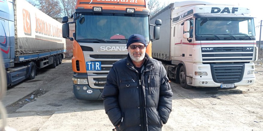 UKRAYNA'DA BEKLEYİŞLERİNİ SÜRDÜREN TÜRK TIR ŞOFÖRLERİ YAŞADIKLARINI ANLATTI