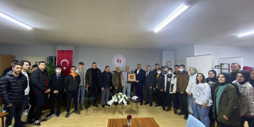 PROF. DR. YAVUZ BAYRAM GENÇLERLE BULUŞTU