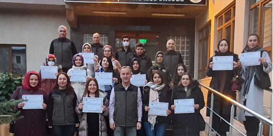 VEZİRKÖPRÜ'DE ORMAN YANGINLARI GÖNÜLLÜLERİNE SERTİFİKALARI VERİLDİ