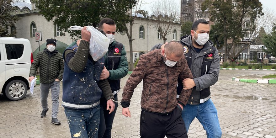SAMSUN'DAKİ UYUŞTURUCU OPERASYONUNDA YAKALANAN 5 ZANLI ADLİYEDE