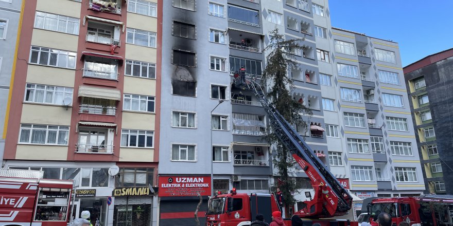 SAMSUN'DA BİR EVDE ÇIKAN YANGIN SÖNDÜRÜLDÜ