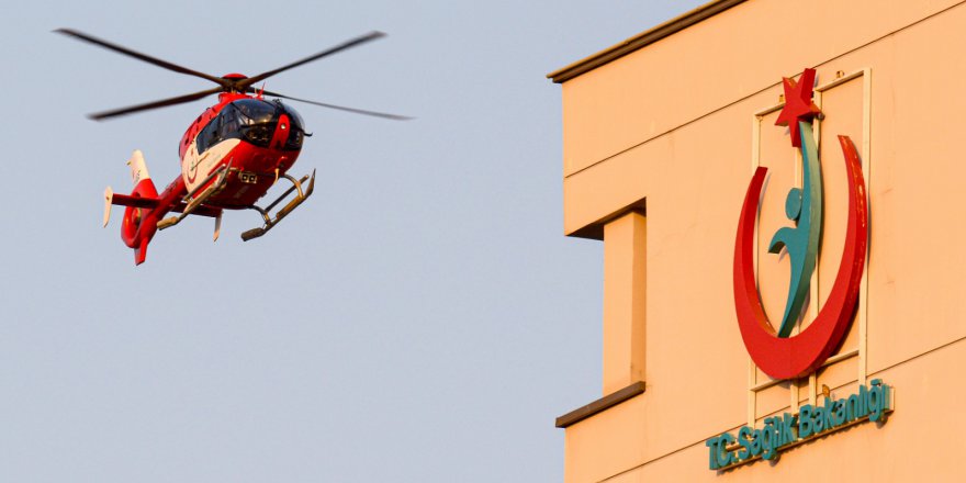 AMBULANS HELİKOPTER DOĞU KARADENİZ'İN ZORLU COĞRAFYASINDA HASTALARIN İMDADINA YETİŞİYOR