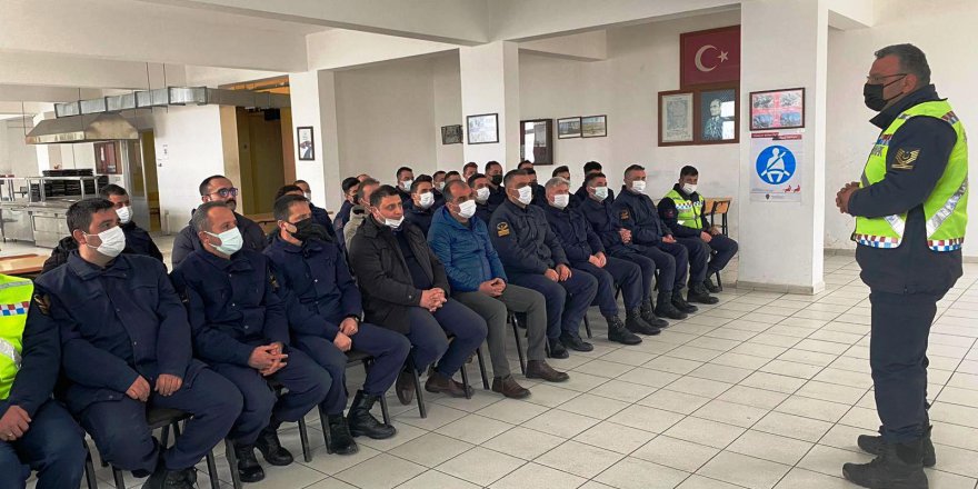 SAMSUN'DA JANDARMADAN CEZAEVİ PERSONELİNE TRAFİK GÜVENLİĞİ EĞİTİMİ