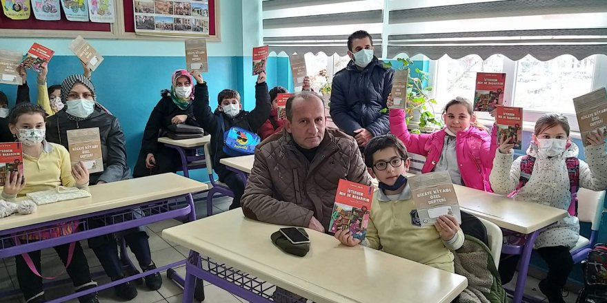 “İSTERSEM BEN DE BAŞARIRIM” PROJESİ KAPSAMINDA ÖĞRENCİLERE 17 BİN KİTAP DAĞITILDI